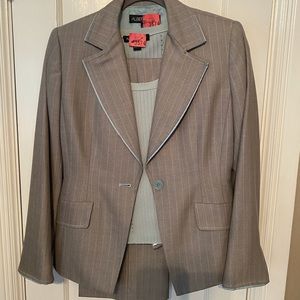 Albert Nipon  3 piece suit
